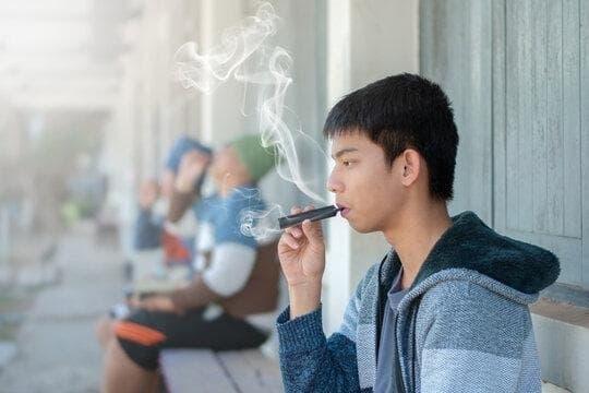 poker online winners guide and jennie e cigarette trends reshaping player lifestyle
