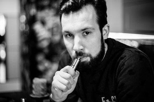 E-cigarete guide for smokers 21 seeking safer vaping options and quit tips