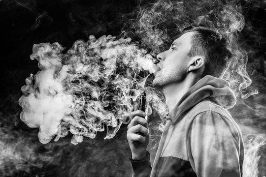 How an electronic cigarette company is reshaping sponsorship of trực tiếp bóng đá streams and what it means for fans