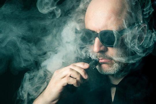 Vape Shop answers can electronic cigarettes be taken on airplanes plus battery rules and packing tips for travelers